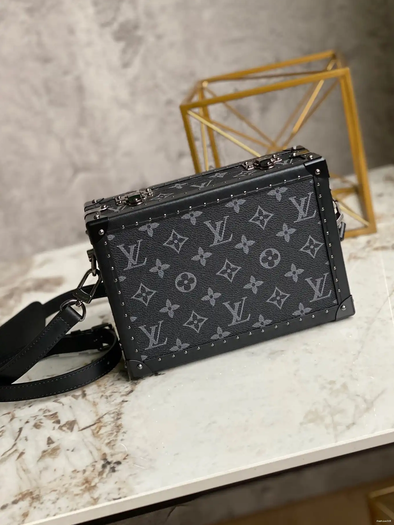 BOX VUITTON LOUIS CHANELUTCH 0428